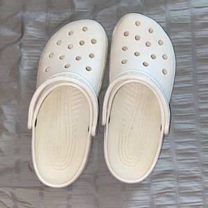 White women size 10 crocs